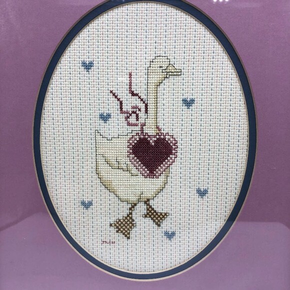 Vintage Needlepoint Framed Wall Art Duck Heart Love Animal Bird Décor - Picture 3 of 9